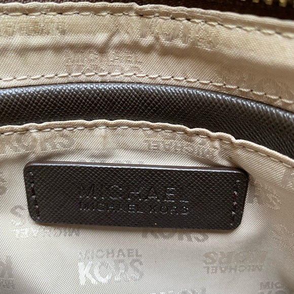 EUC - Michael Kors Large Jet Set Wristlet - Picture 6 of 6